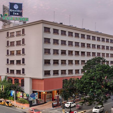 Quality Hotel D V Manor Vijayawāda Exterior foto