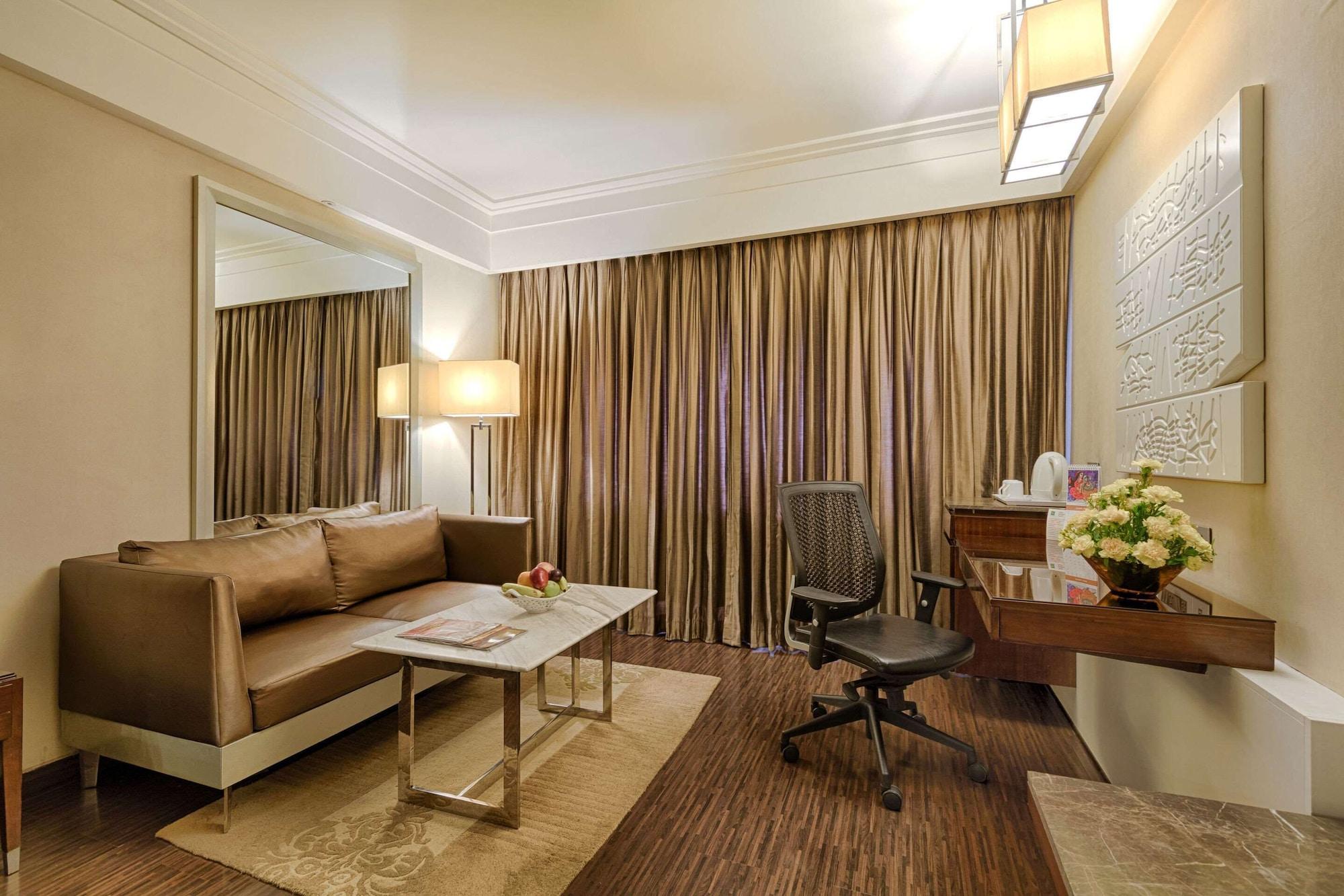 Quality Hotel D V Manor Vijayawāda Exterior foto